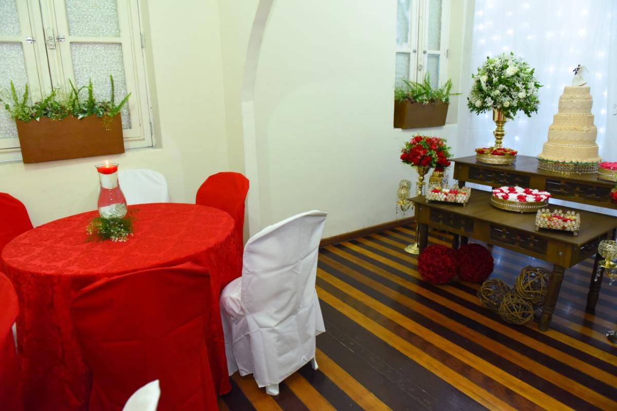 Precisou adiar seu sonho de casar? O orçamento encurtou? Nós temos a solução para você